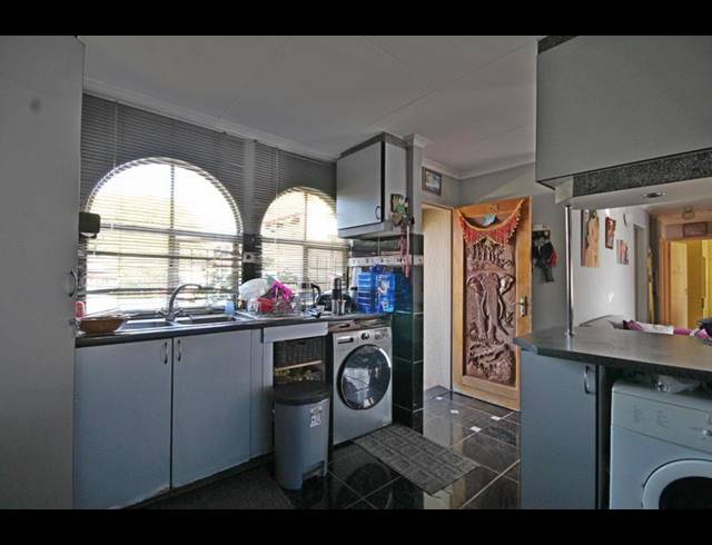 4 BEDROOM HOUSE FOR SALE IN HEUWELOORD